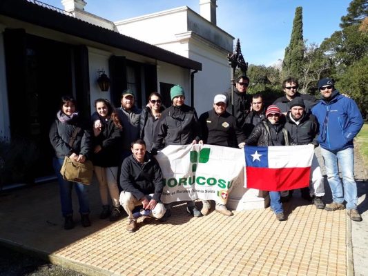 Jóvenes lecheros Renovales conocieron cadena productiva láctea uruguaya