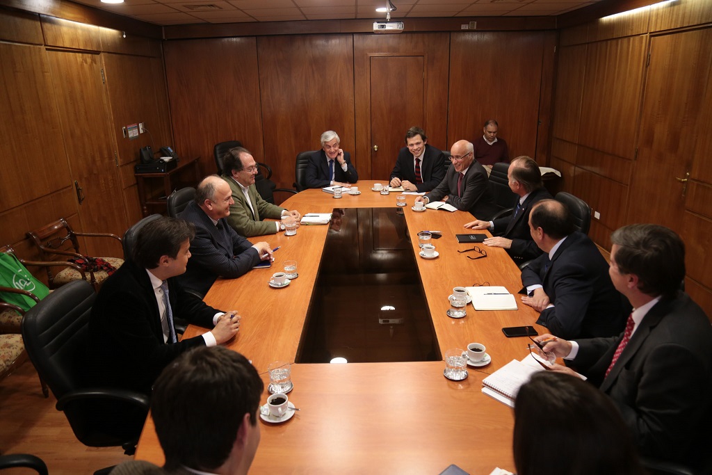 Ministro Walker destaca diálogo con todos los actores en plan Araucanía