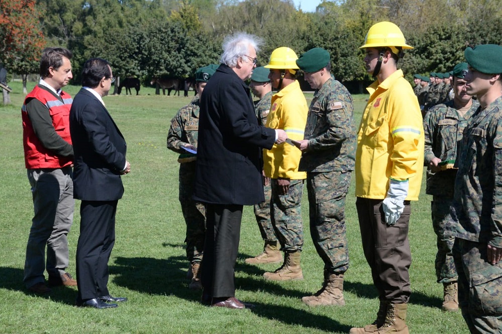 CONAF capacita a personal del Ejército en prevención y combate de incendios forestales