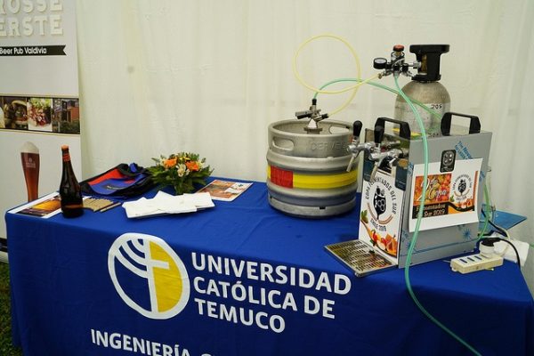 Investigación aplicada de Agronomía de la UC Temuco genera cerveza 100% chilena