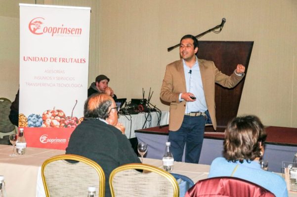 Cooprinsem realiza su XII seminario de frutales 2019