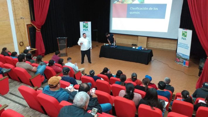 INIA capacita a pequeños productores de quesos de la Región de Los Ríos